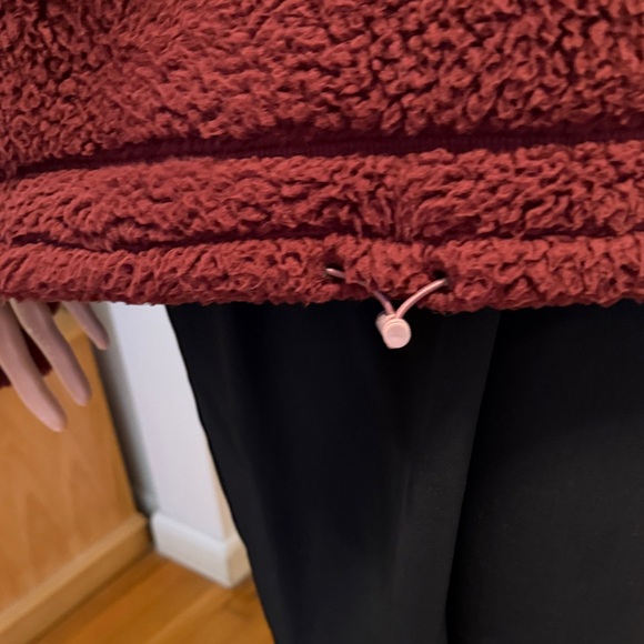 SO Women's Sherpa Jacket - Burgundy and Pink. Smoke free home - Picture 4 of 6